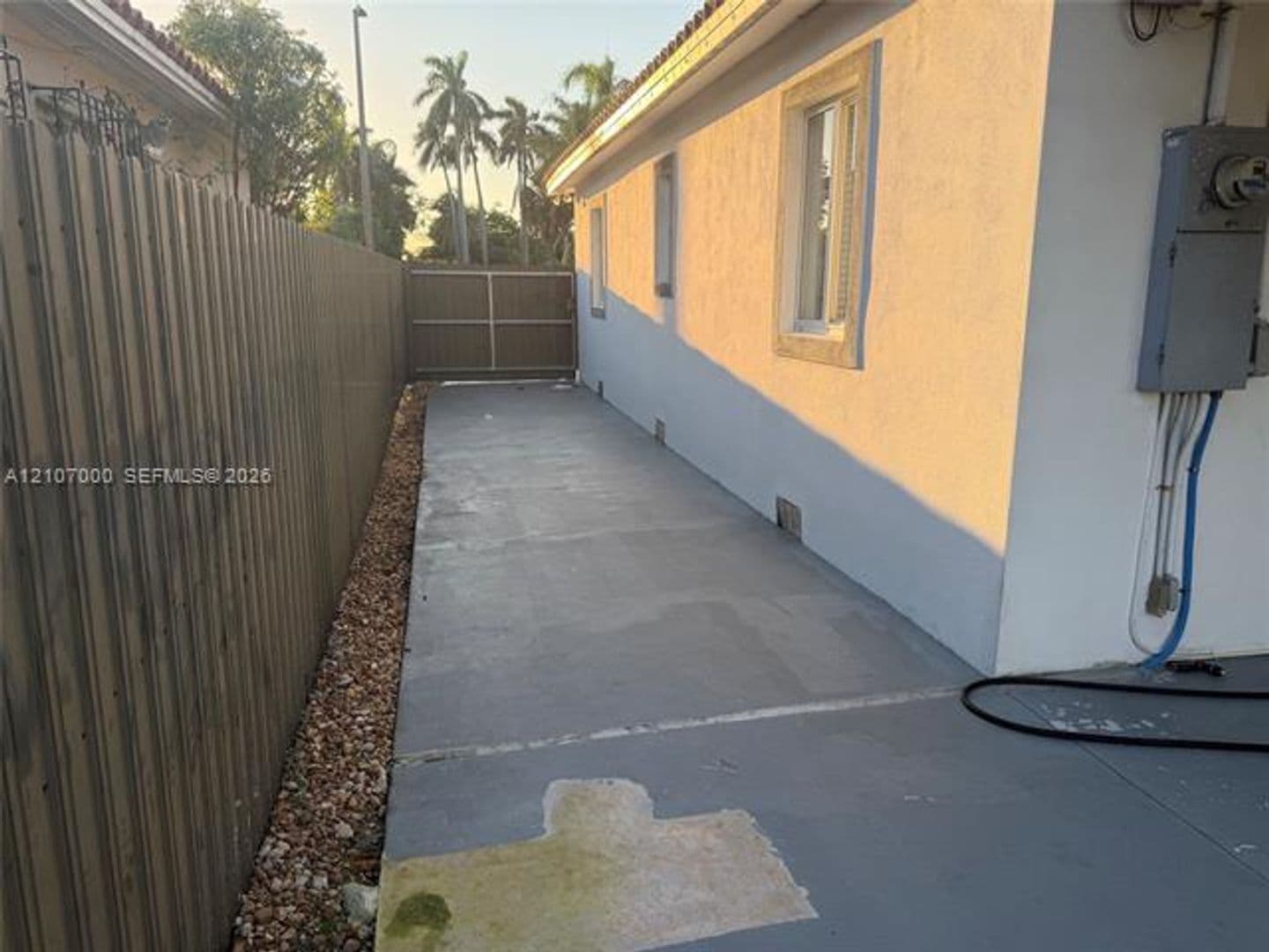 Miami House: 855 NW 17th Pl # 855