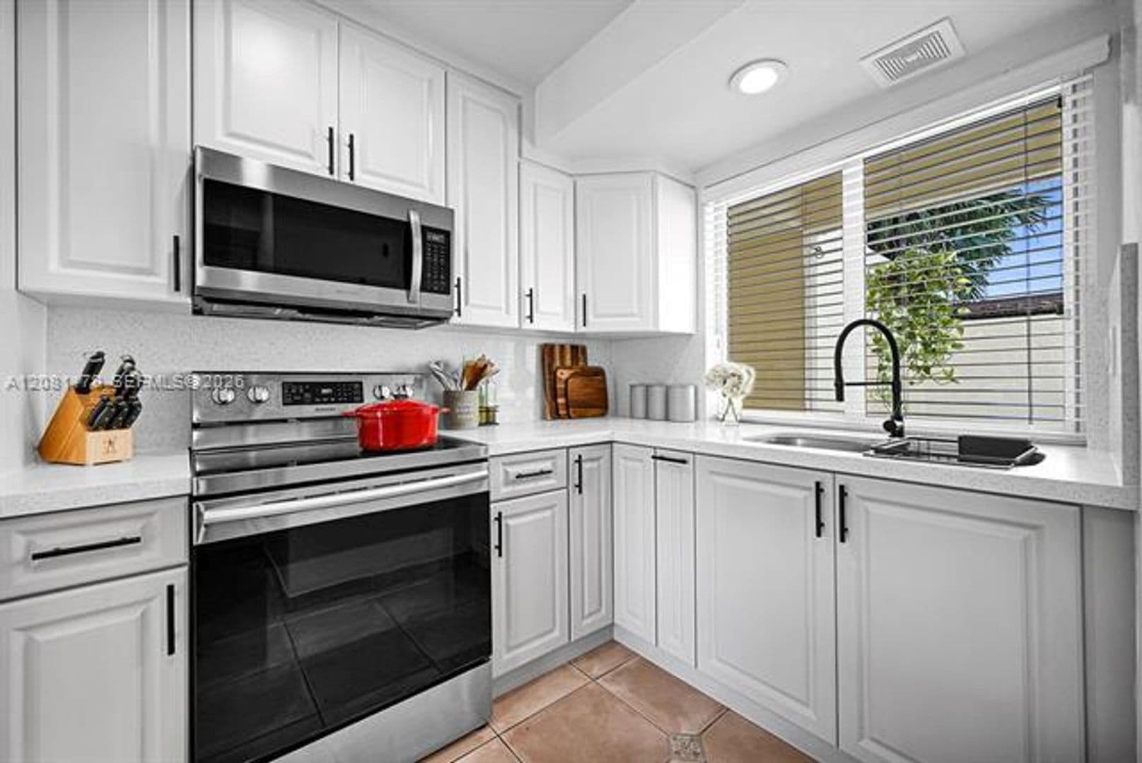 Miami Townhome: 9133 Fontainebleau Blvd th 5