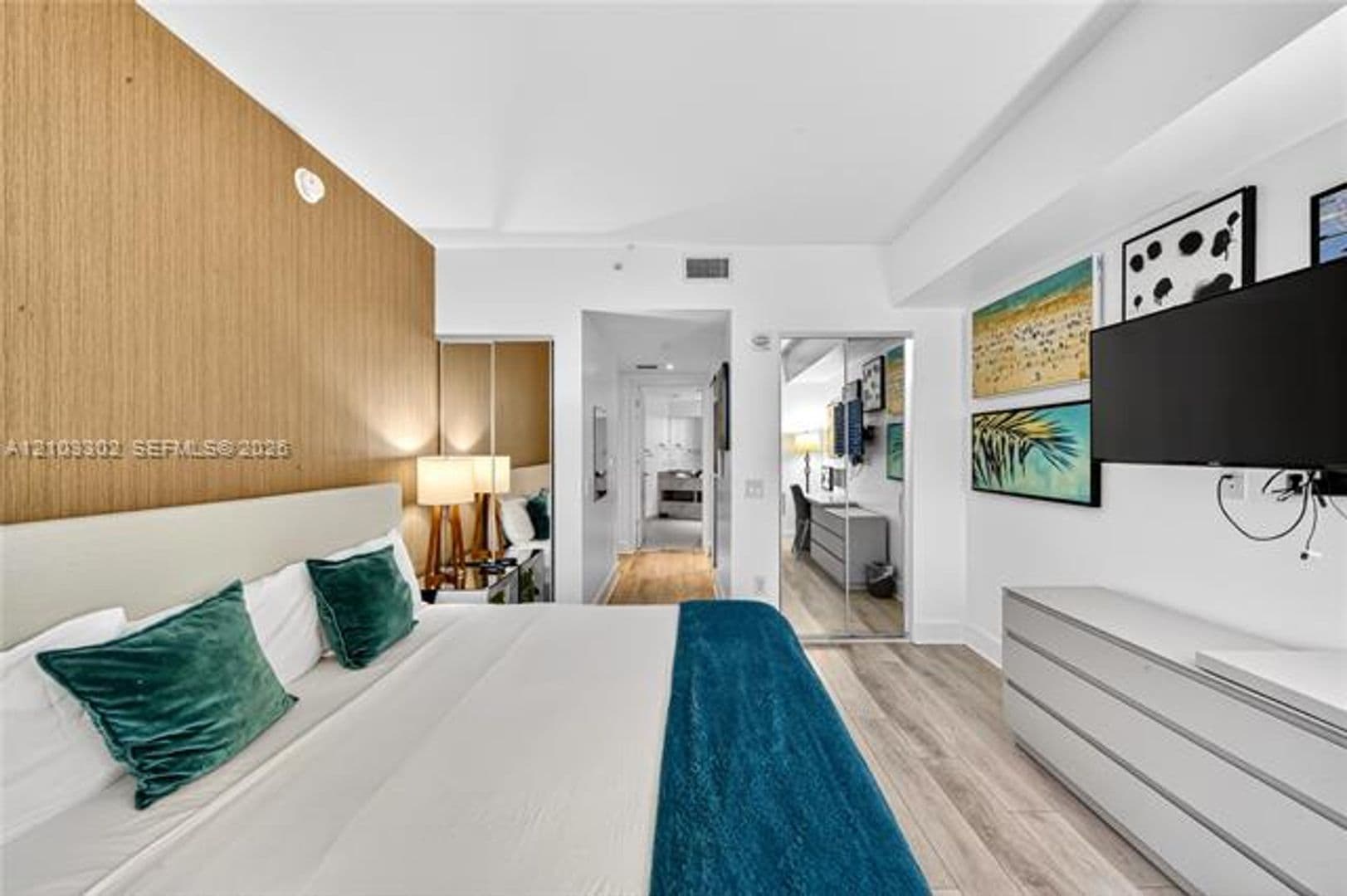 Hollywood Condo: 4111 S Ocean Dr cu-3703