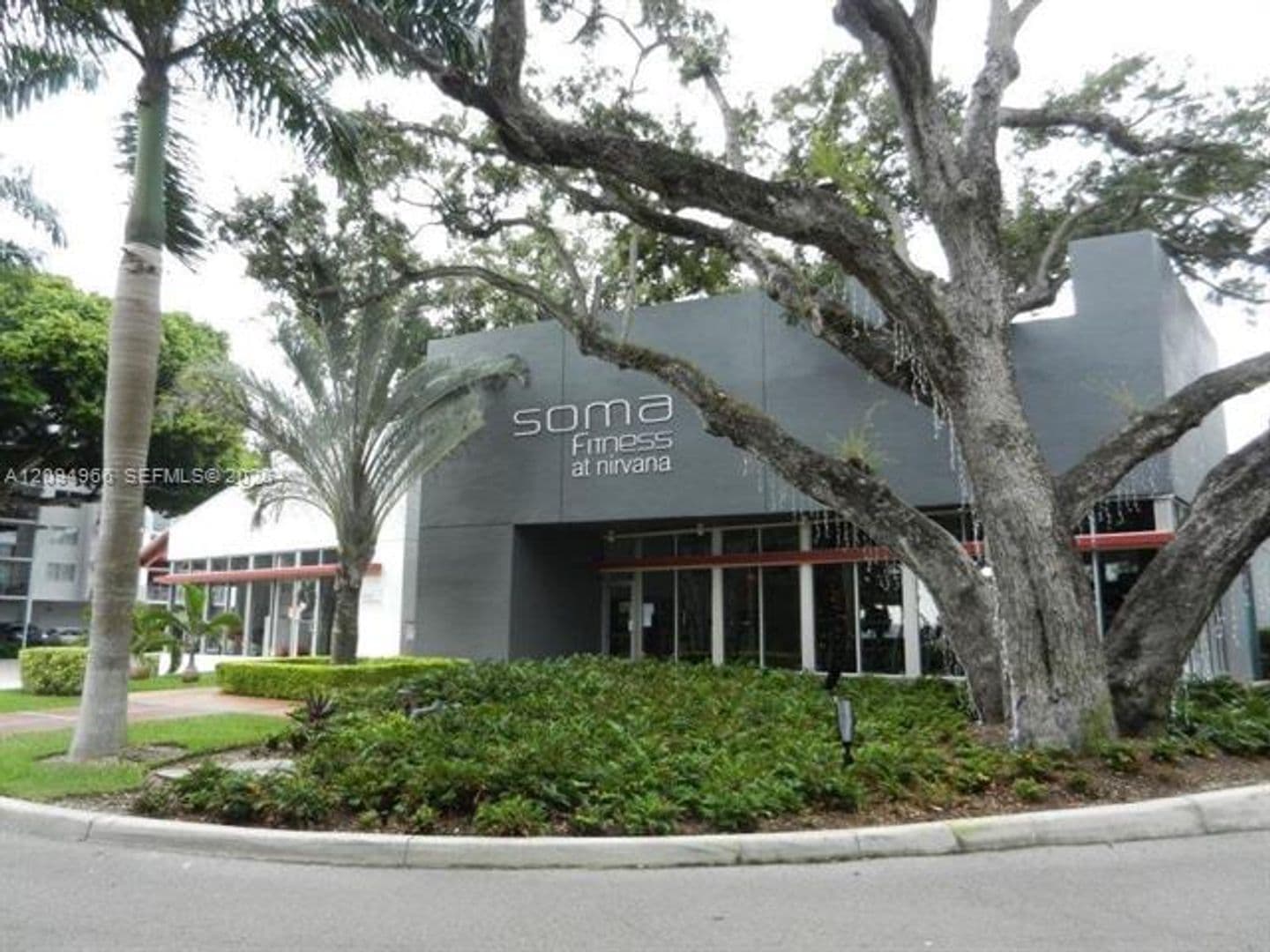 Miami Condo: 680 NE 64th St cu-APH8