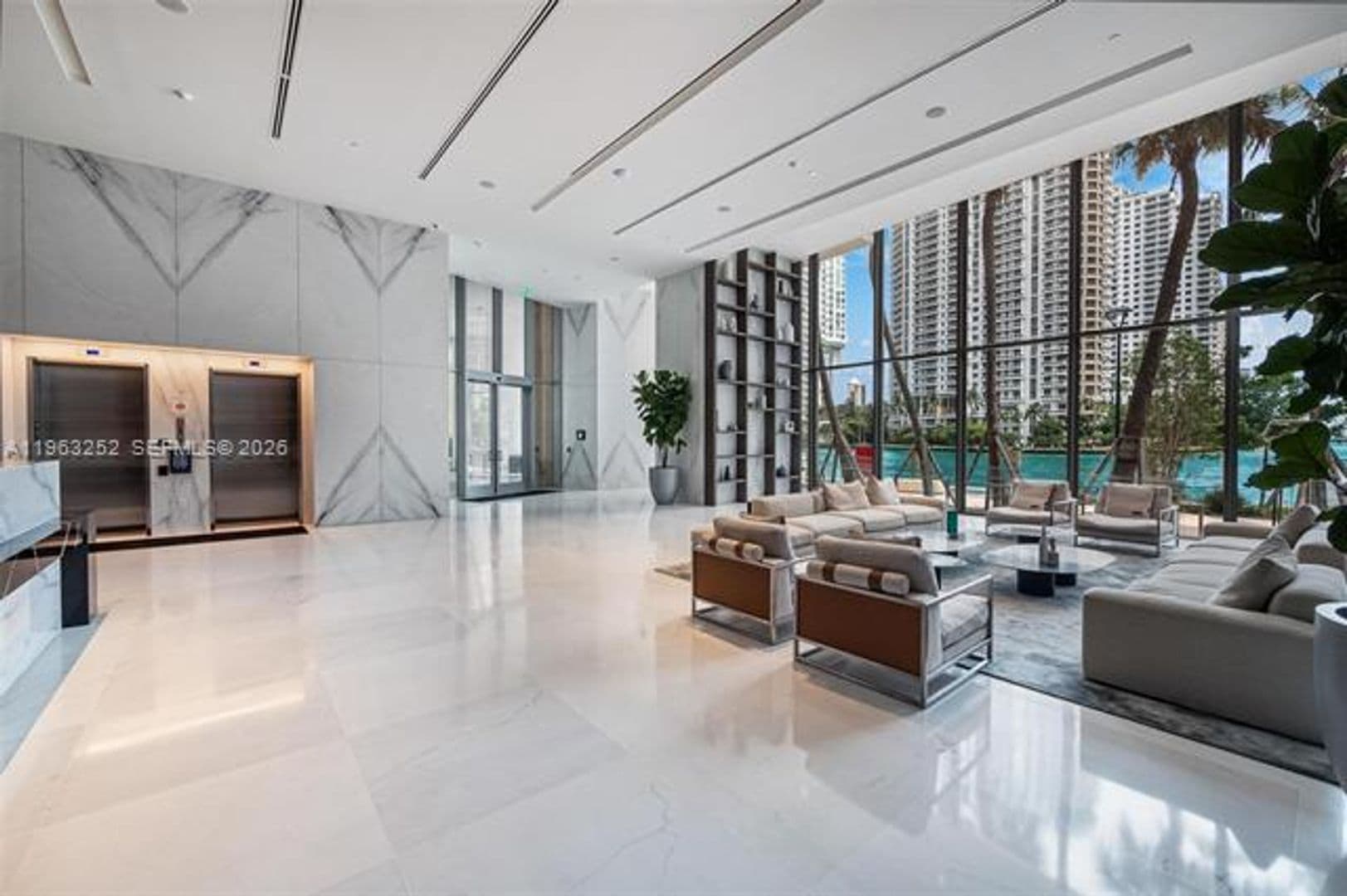 Miami Condo: 300 Biscayne Blvd Way cu-4404