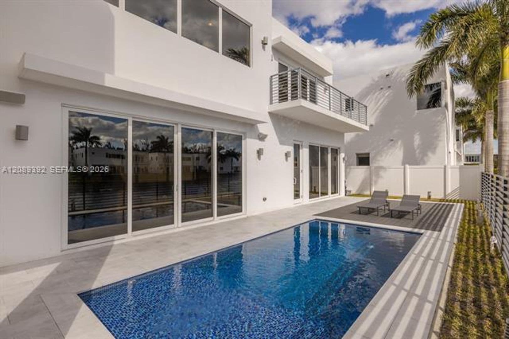Doral House: 10250 NW 75th Ter # 10250