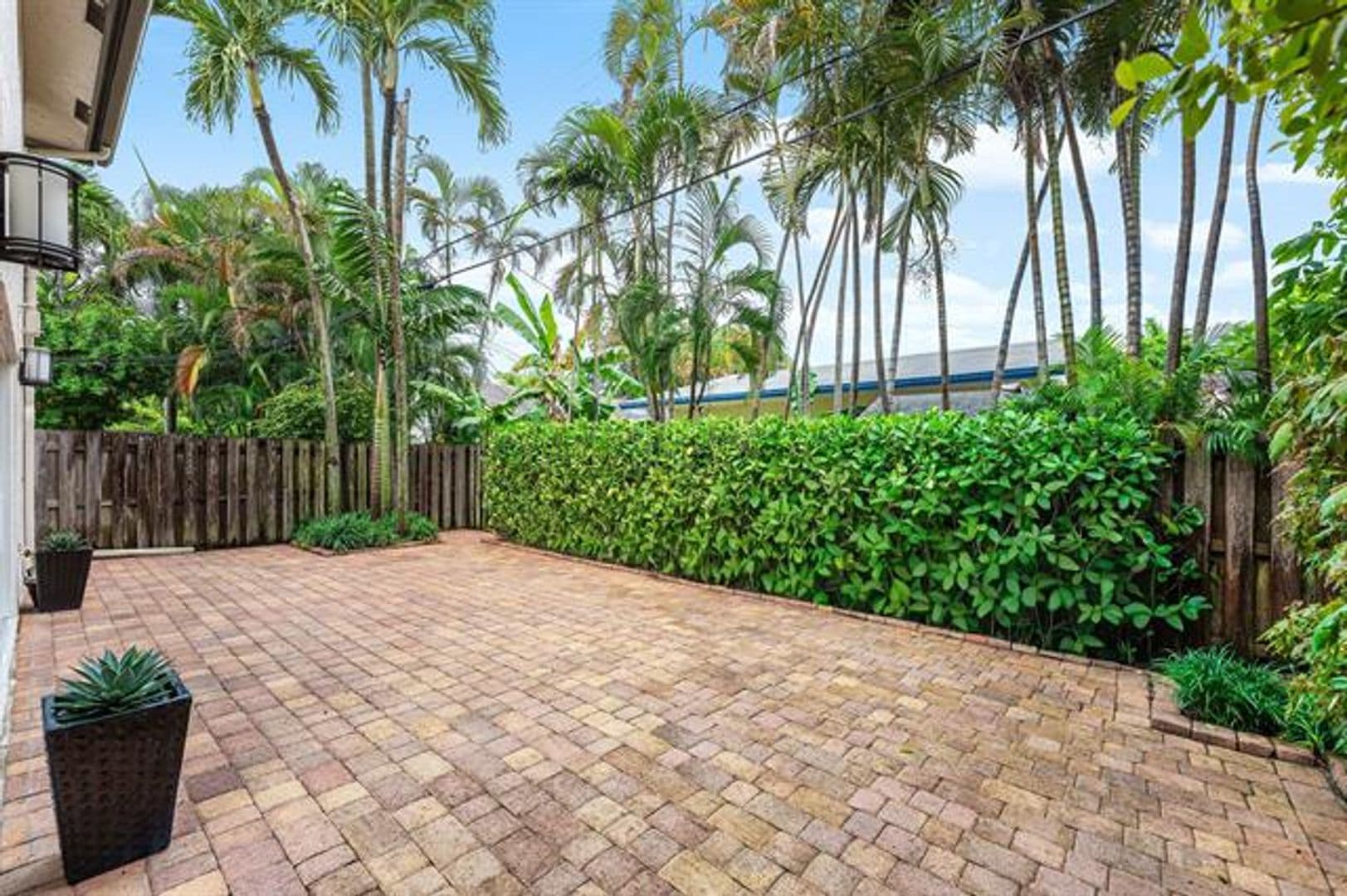 Fort Lauderdale Townhome: 620 NE 9th Ave th 4