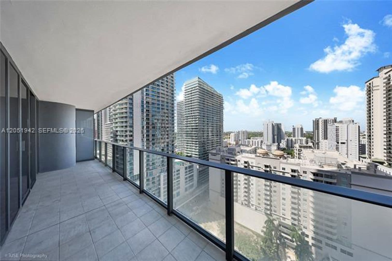 Miami Condo: 1000 Brickell Plz cu-2110