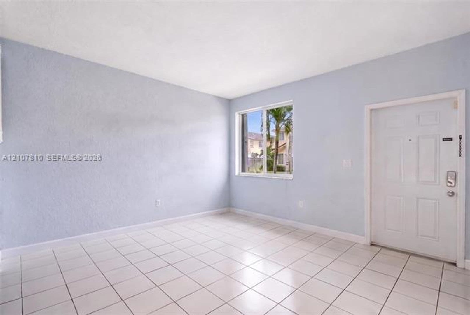 Hialeah Condo: 6940 NW 177th St cu-P105