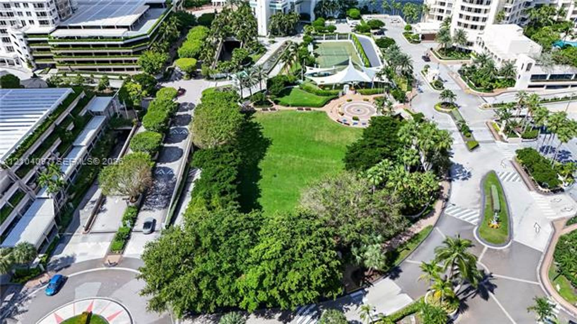 Miami Condo: 540 Brickell Key Dr cu-916