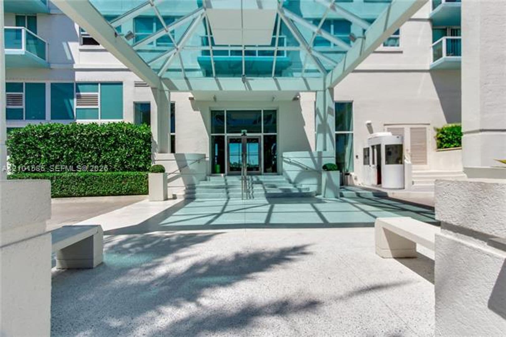 Miami Beach Condo: 650 West Ave cu-1708