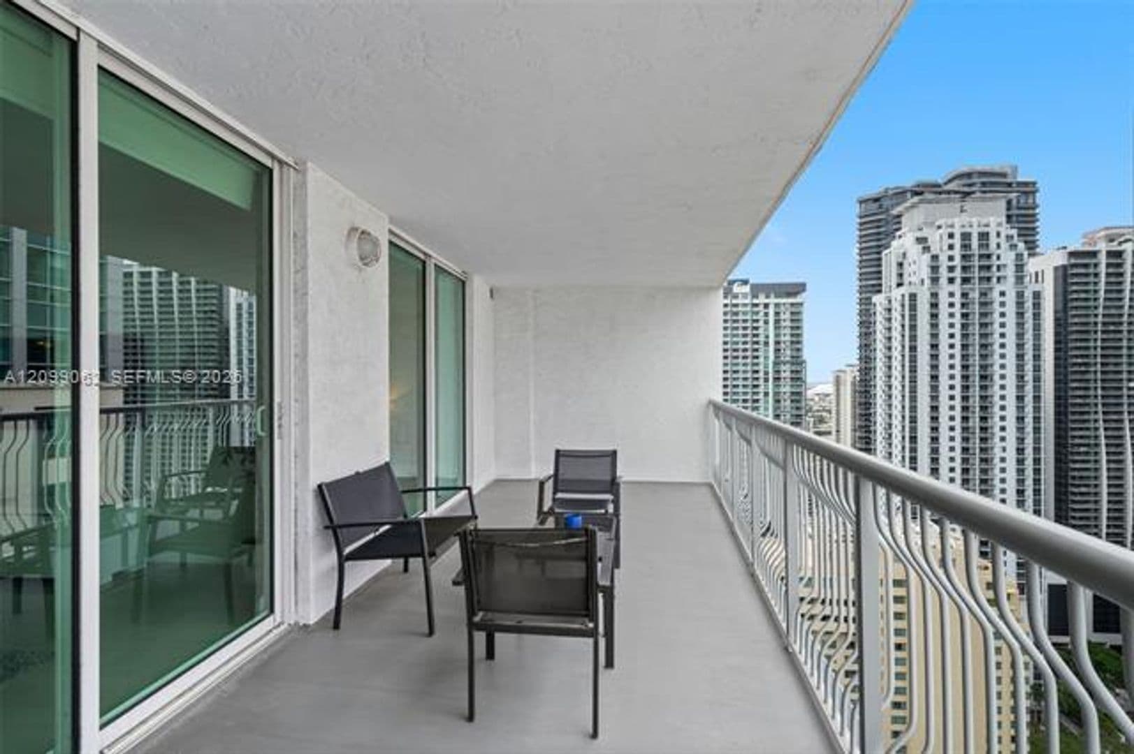 Miami Condo: 1200 Brickell Bay Dr cu-3908
