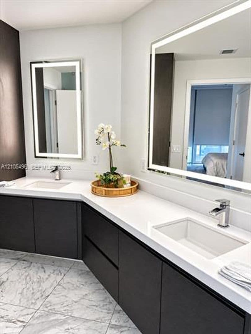 Miami Condo: 851 NE 1st Ave cu-2309