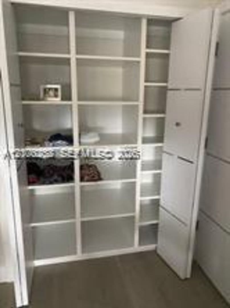 Hollywood Condo: 2201 S Ocean Dr cu-1507
