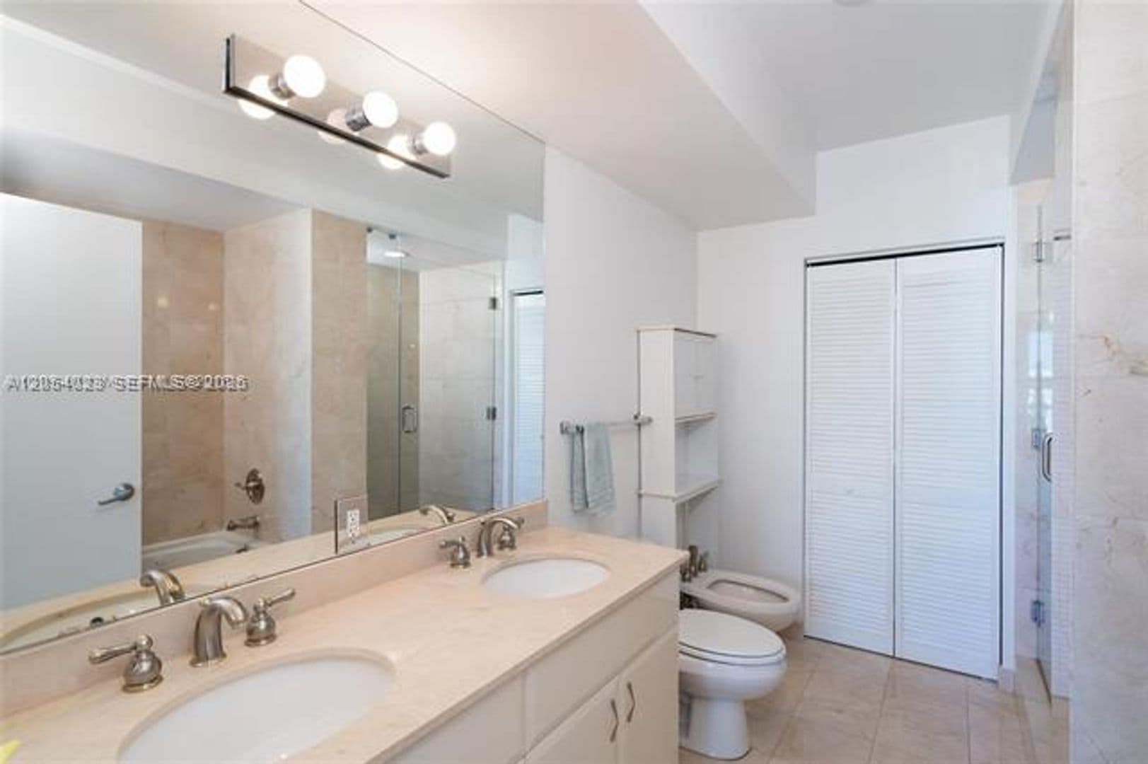 Miami Beach Condo: 6365 Collins Ave cu-1811