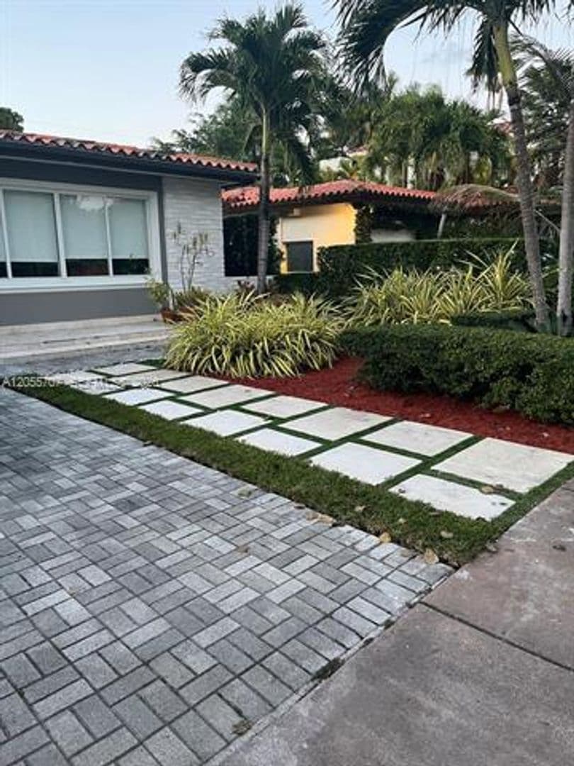 Coral Gables House: 625 Bird Rd # 625