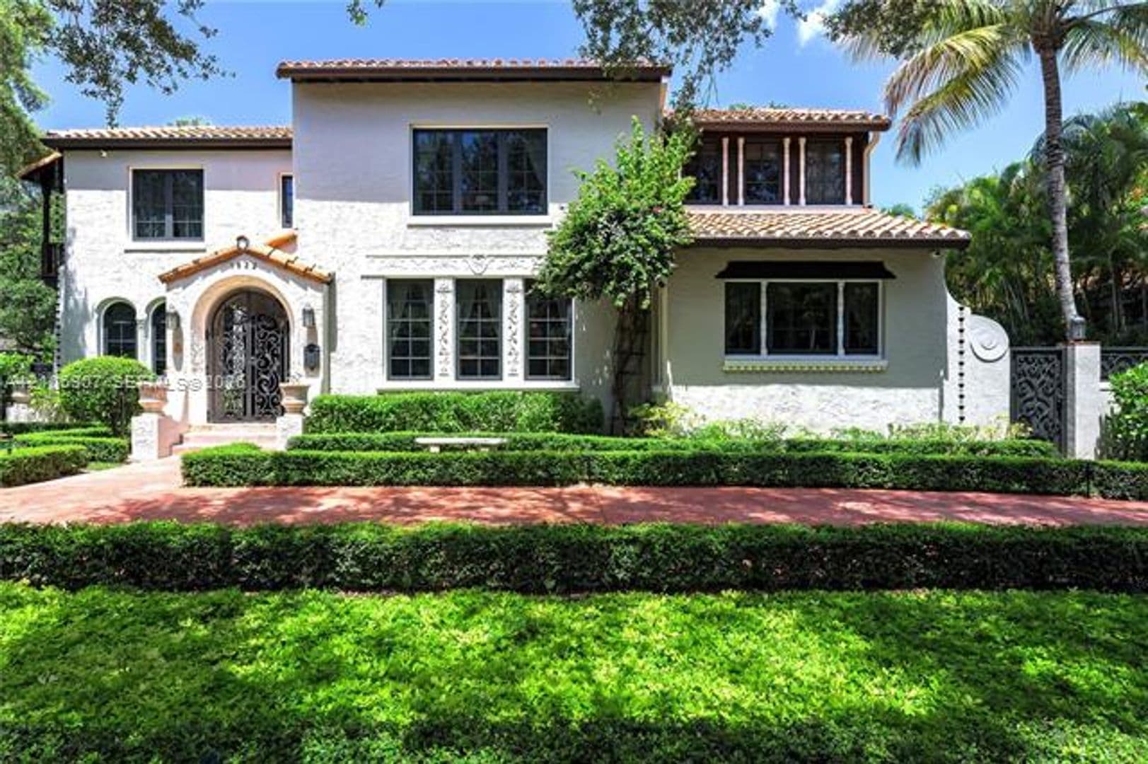 Coral Gables House: 1822 Country Club Prado # 1822