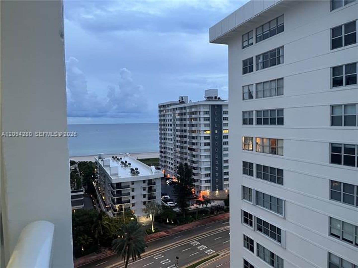 Miami Beach Condo: 5880 Collins Ave cu-PH-1