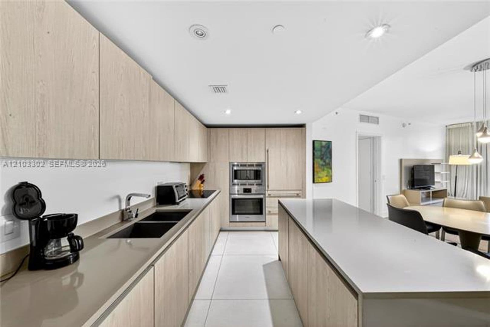 Hollywood Condo: 4111 S Ocean Dr cu-3703