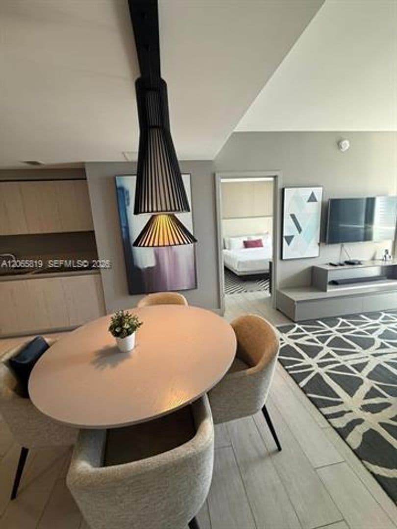 Hollywood Condo: 4010 S Ocean Dr cu-T3507
