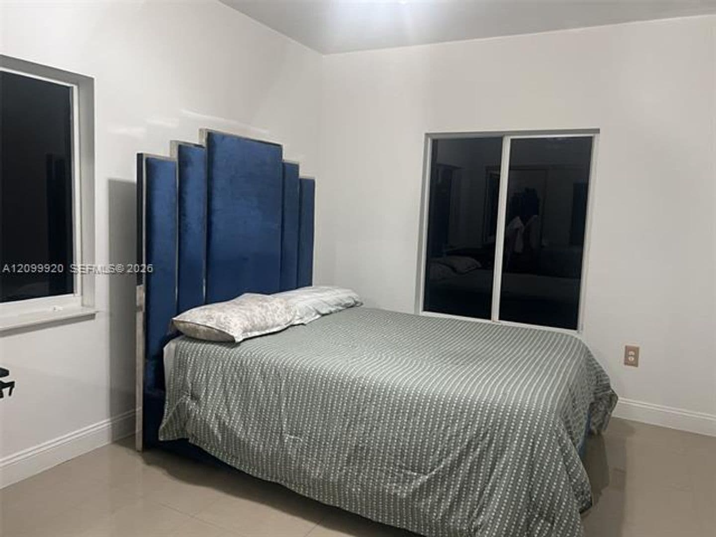 Hollywood House: 5732 Fletcher St # 5732