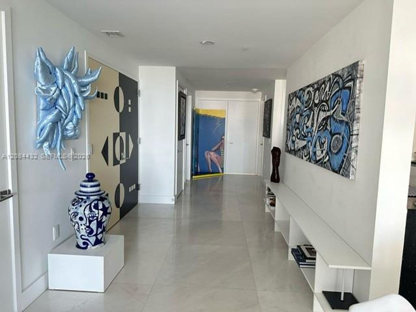 Miami Beach Condo: 1 Collins Ave cu-602