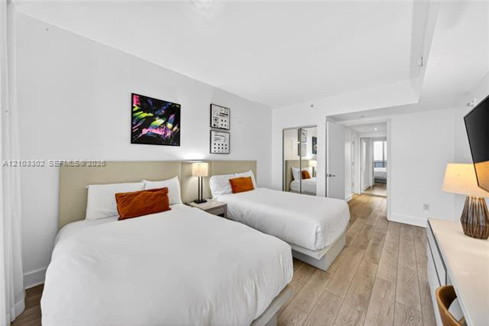 Hollywood Condo: 4111 S Ocean Dr cu-3703