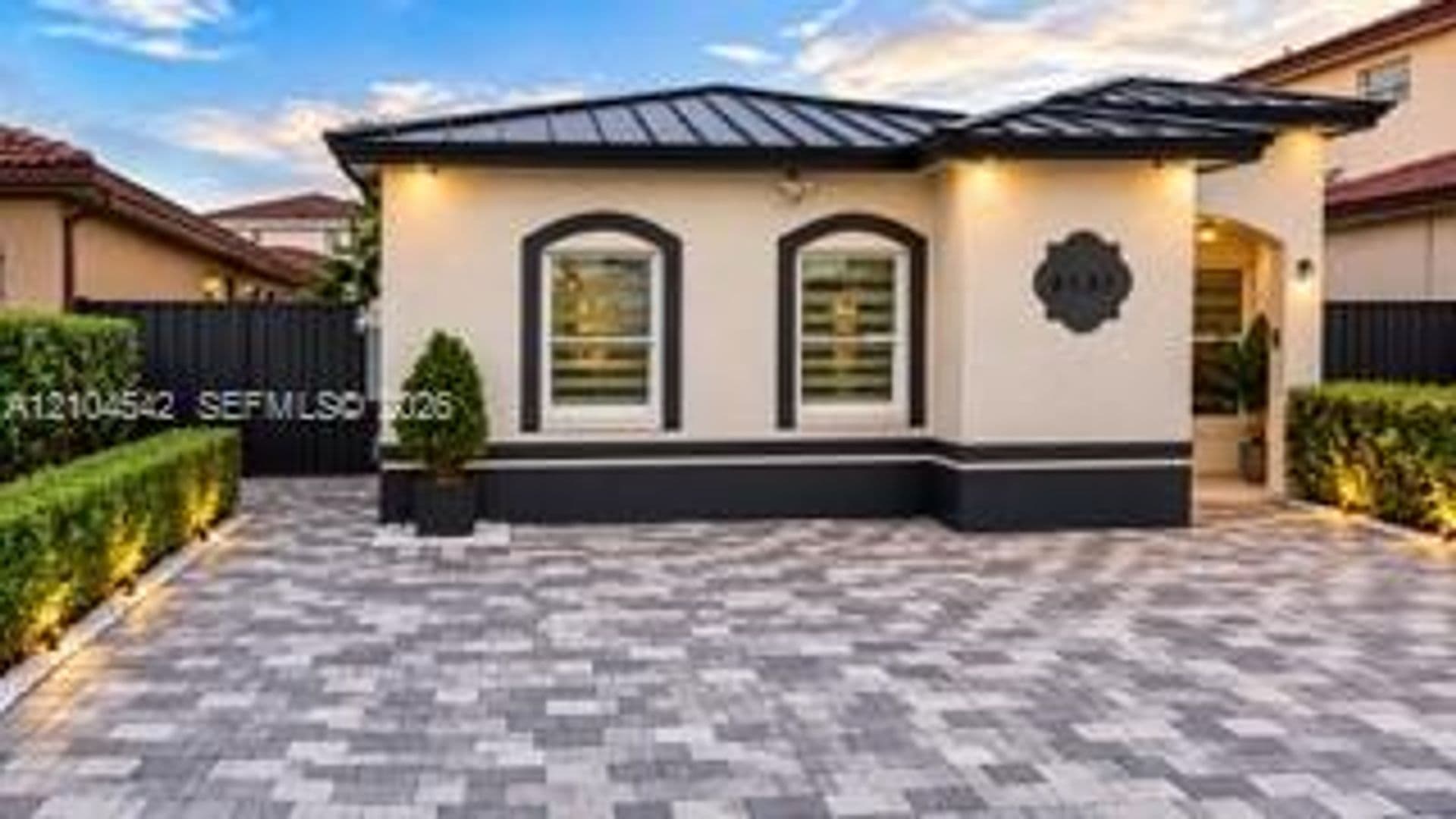 Hialeah House: 8137 NW 199th Ter # 8137