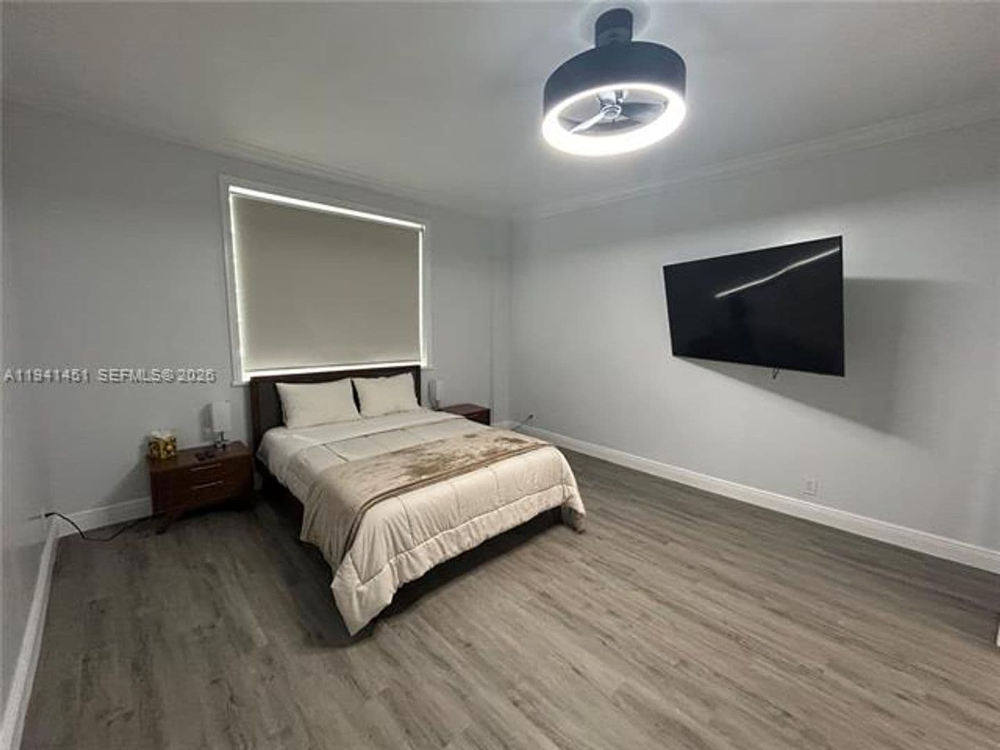 Hollywood Condo: 4001 S Ocean Dr cu-PH11