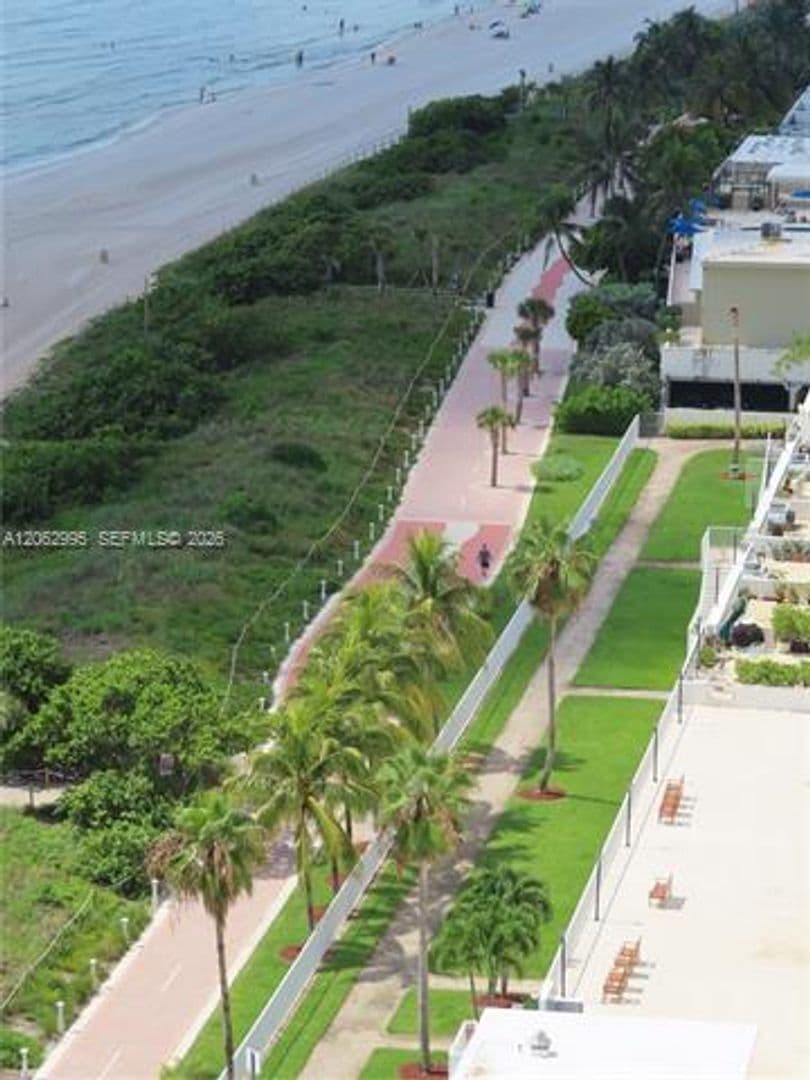 Miami Beach Condo: 5701 Collins Ave cu-919