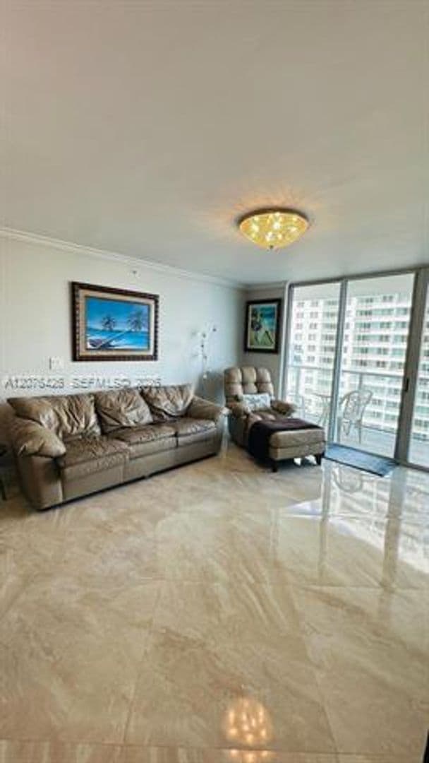 Miami Condo: 1155 Brickell Bay Dr cu-1906