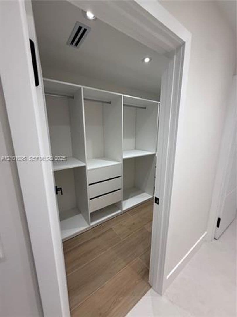 Key Biscayne Condo: 151 Crandon Blvd cu-140