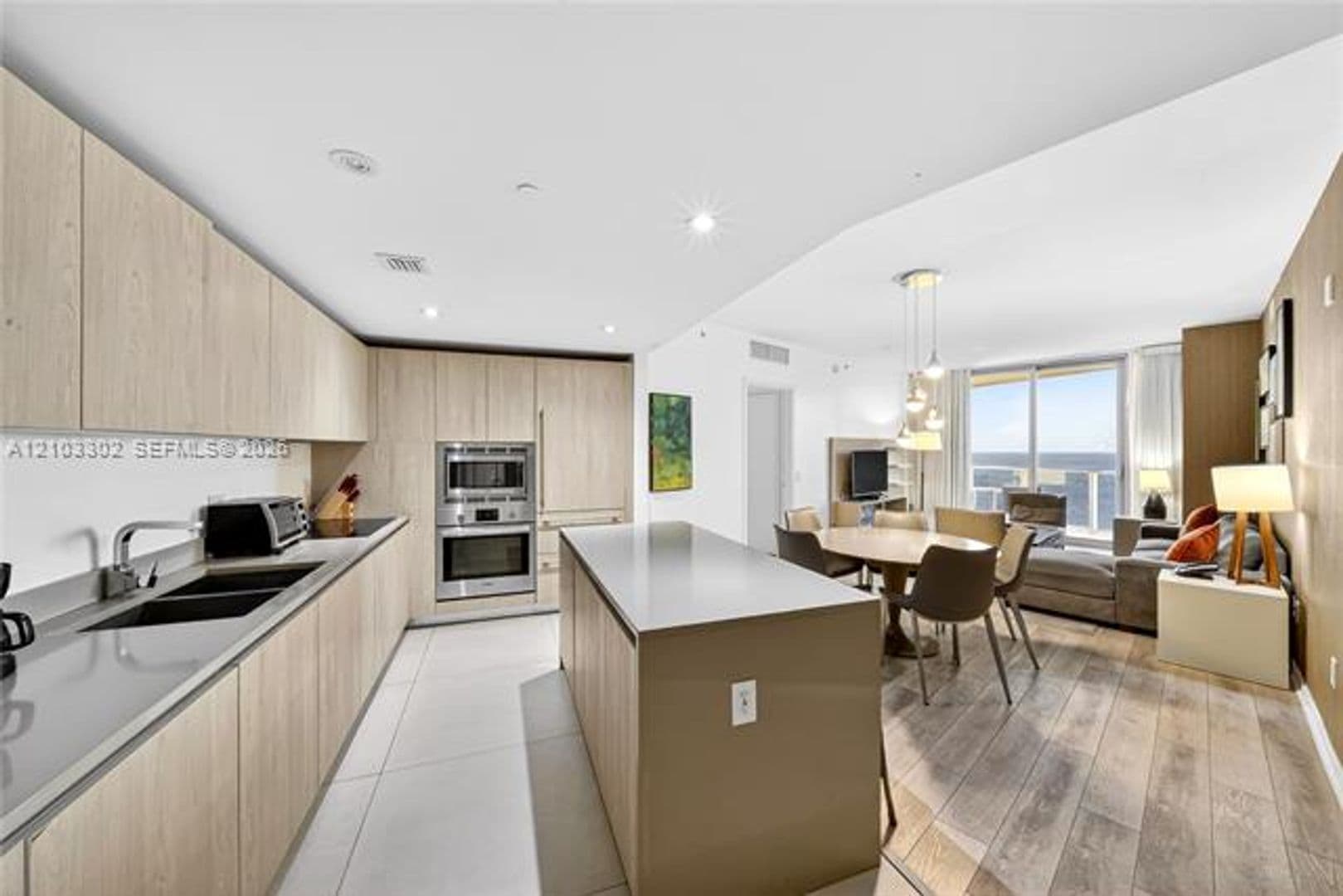 Hollywood Condo: 4111 S Ocean Dr cu-3703