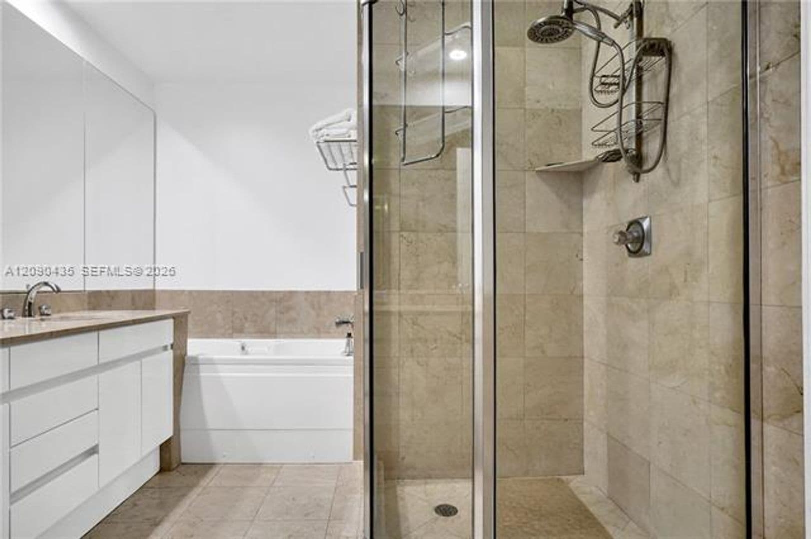 Miami Condo: 808 Brickell Key Dr cu-2506