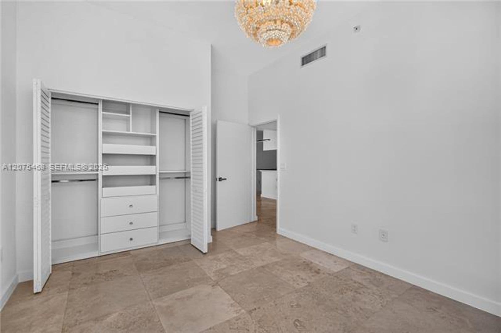 Miami Condo: 31 SE 5th St cu-4212