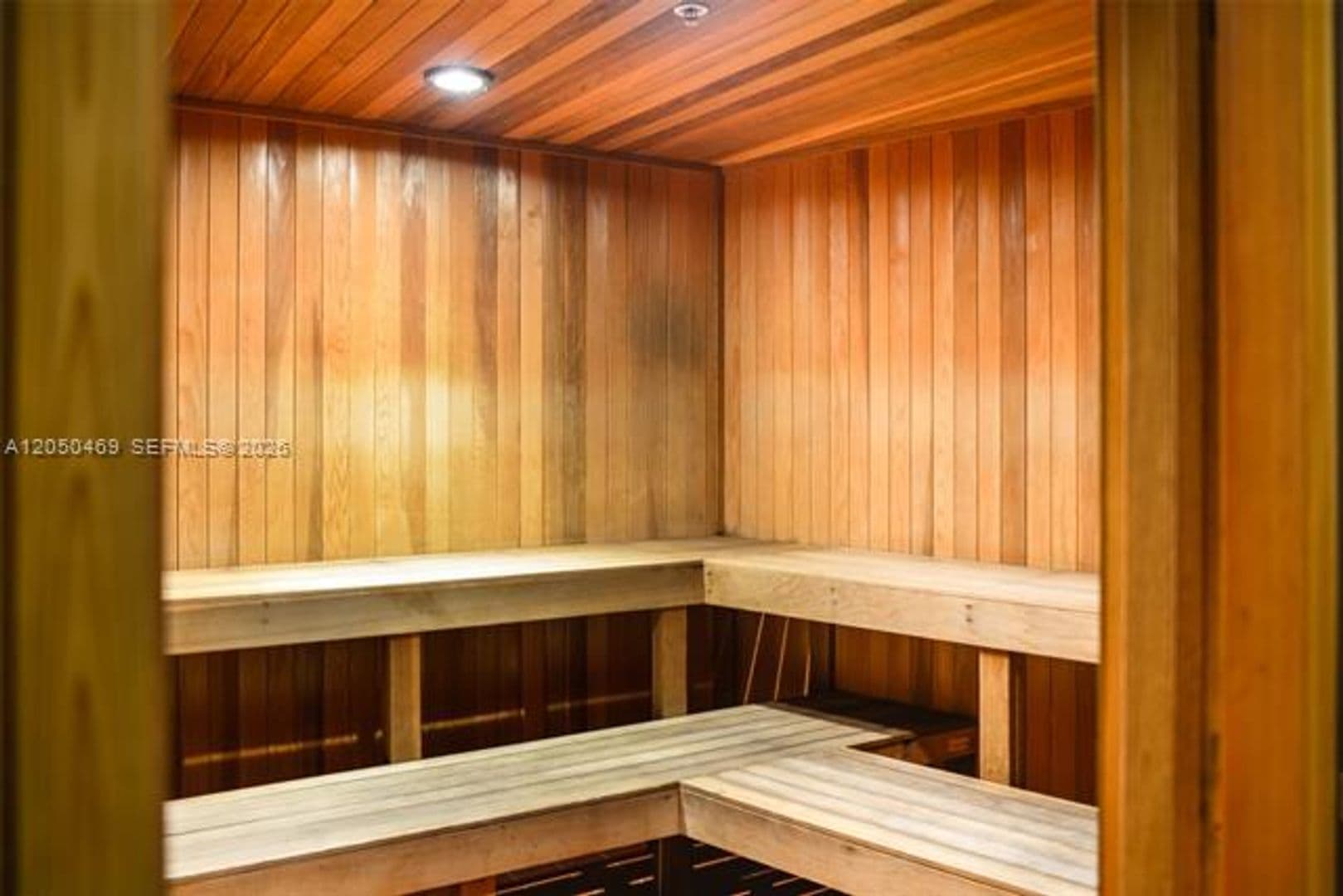 Hollywood Condo: 3101 S Ocean Dr cu-404
