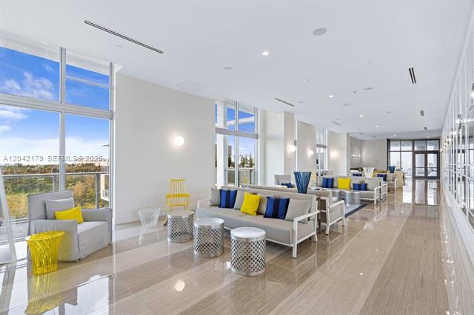 Sunrise Condo: 2000 Metropica Way cu-616