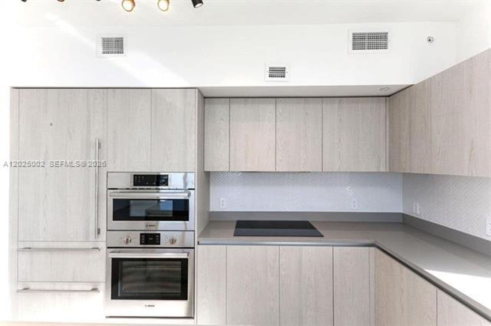 Hollywood Condo: 4010 S Ocean Dr cu-T3509