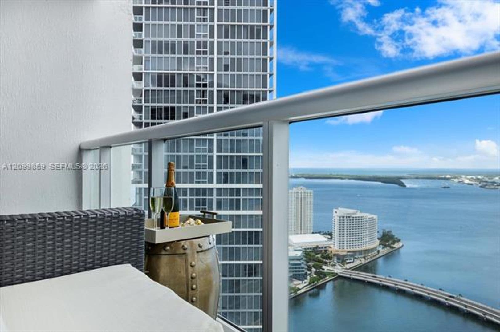 Miami Condo: 485 Brickell Ave cu-4309