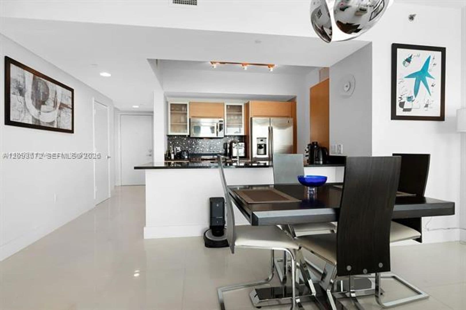 Miami Condo: 950 Brickell Bay Dr cu-3710