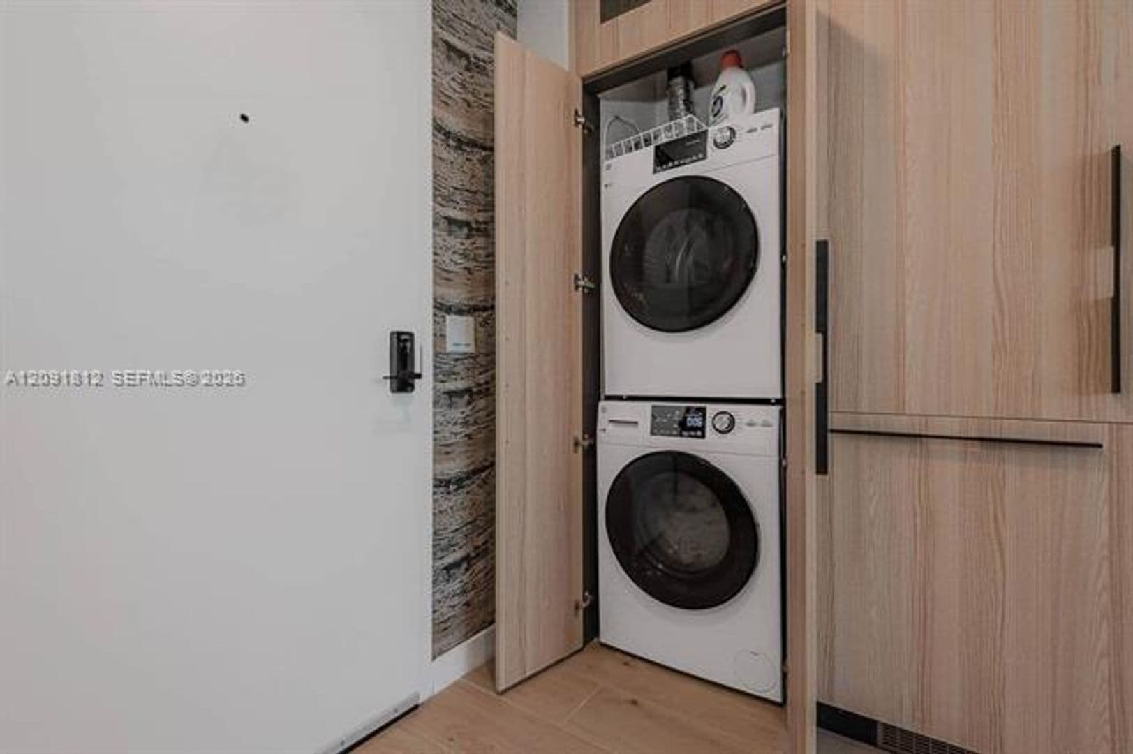 Miami Condo: 225 2nd St cu-3102