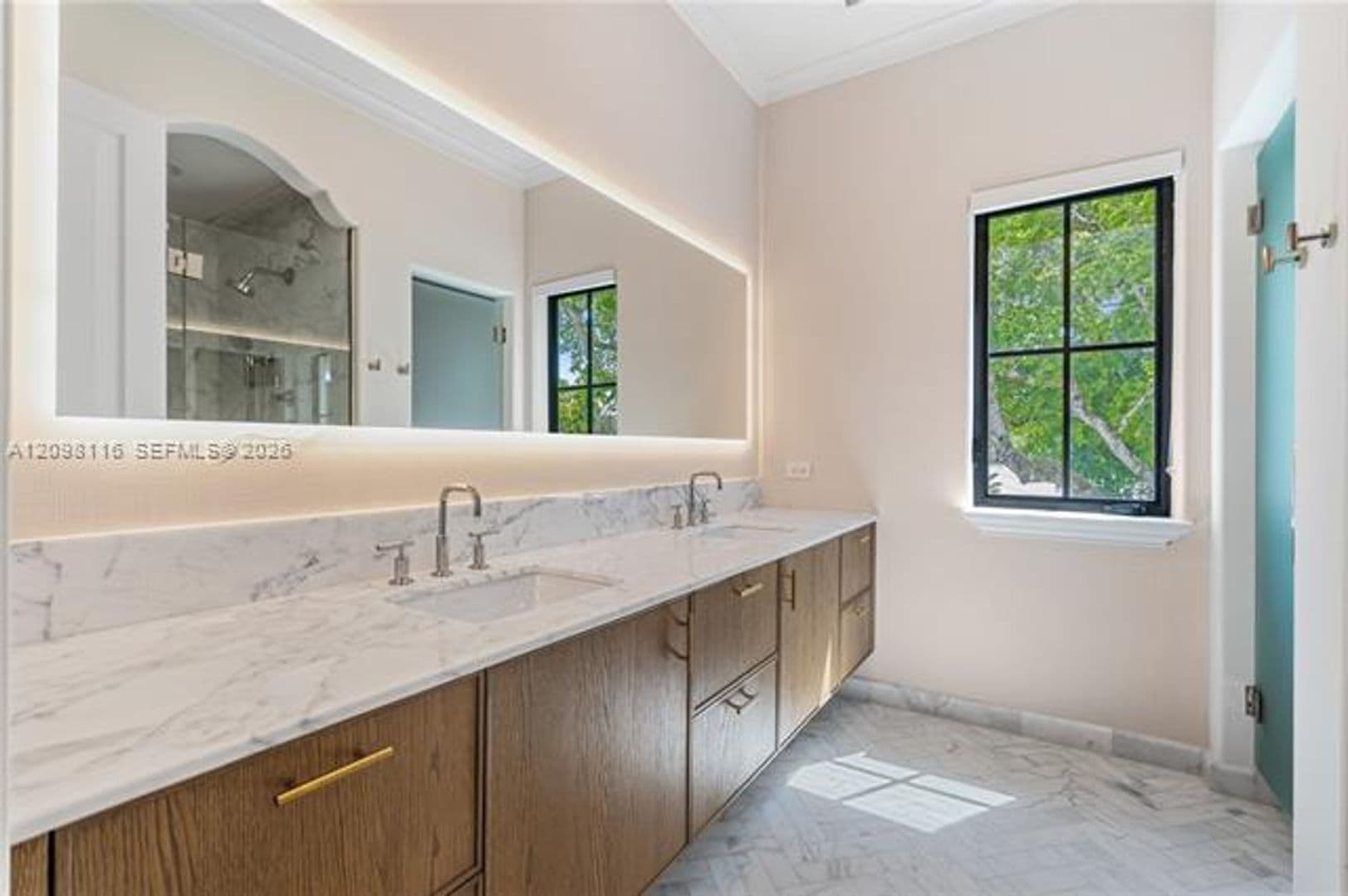 Coral Gables Condo: 555 Santander Ave cu-V4