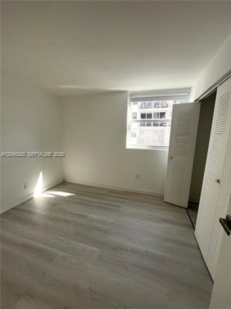 Miami Beach Condo: 5880 Collins Ave cu-PH-1