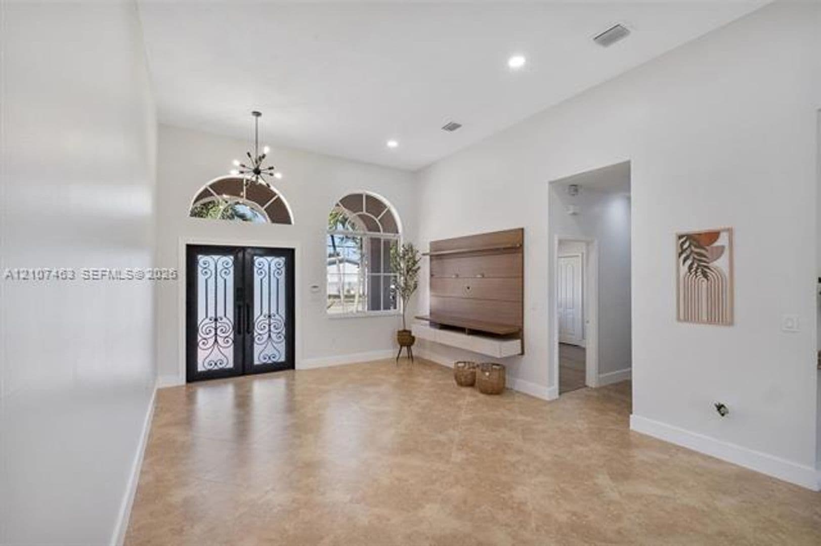 Hialeah House: 7071 W 6th Ave # 7071