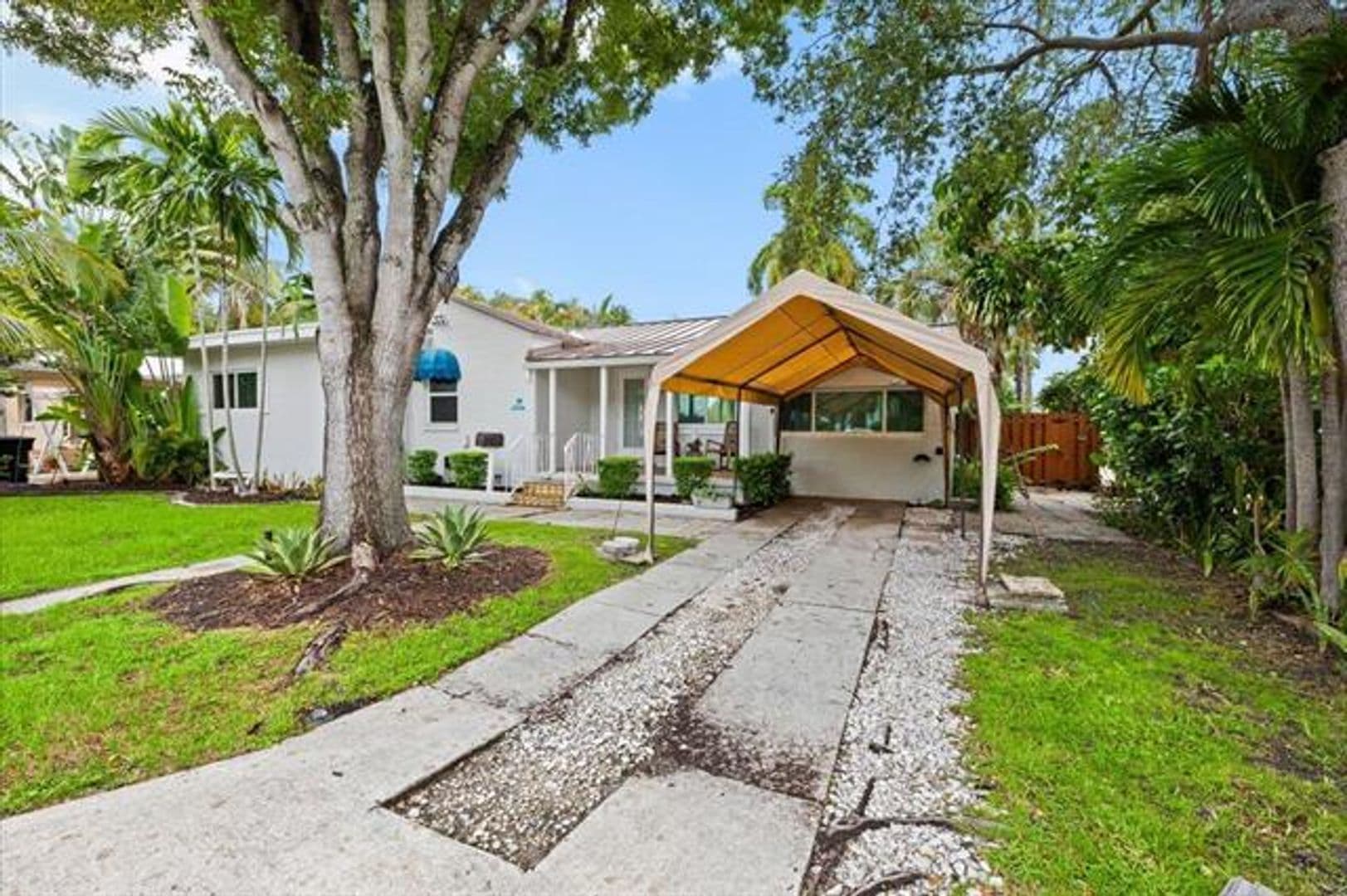Fort Lauderdale House: 305 NE 14th Ave # 305