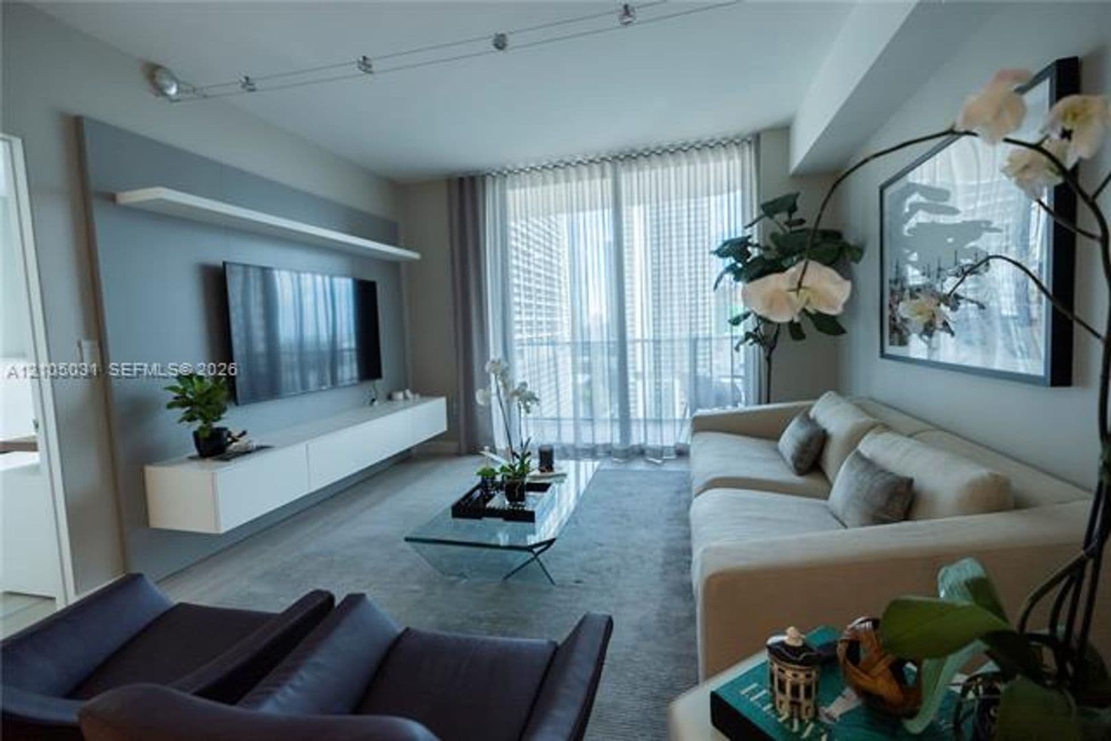 Miami Condo: 45 SW 9th St cu-1705