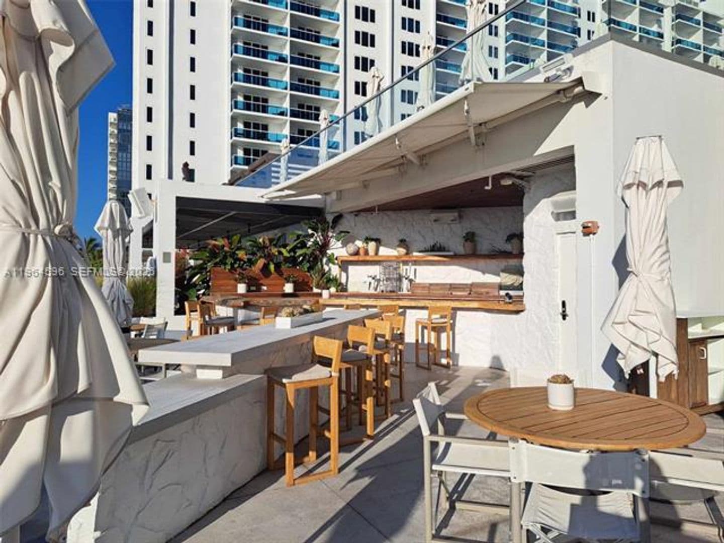 Miami Beach Condo: 2301 Collins Ave cu-504