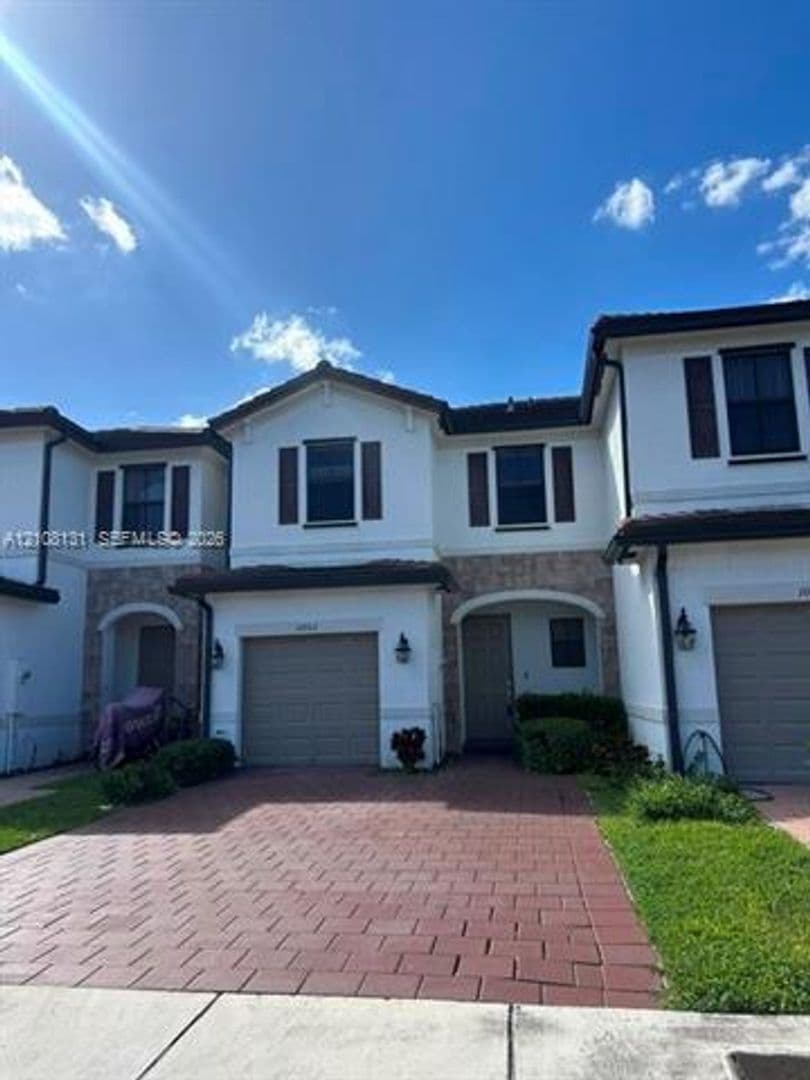 Hialeah Townhome: 10962 W 33rd Ct th 10962