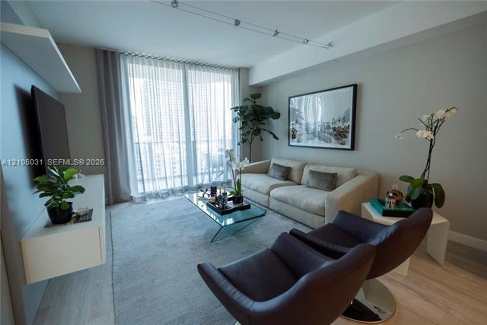 Miami Condo: 45 SW 9th St cu-1705
