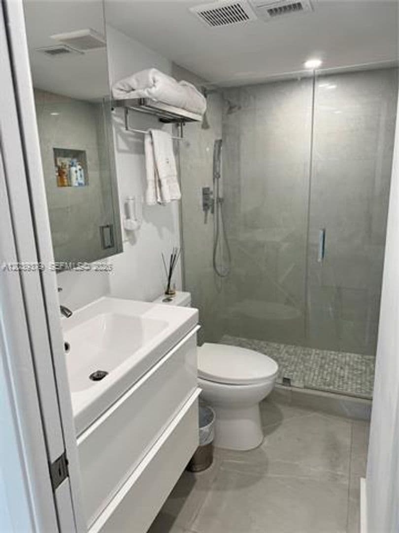 Miami Condo: 1865 Brickell Ave cu-A1411