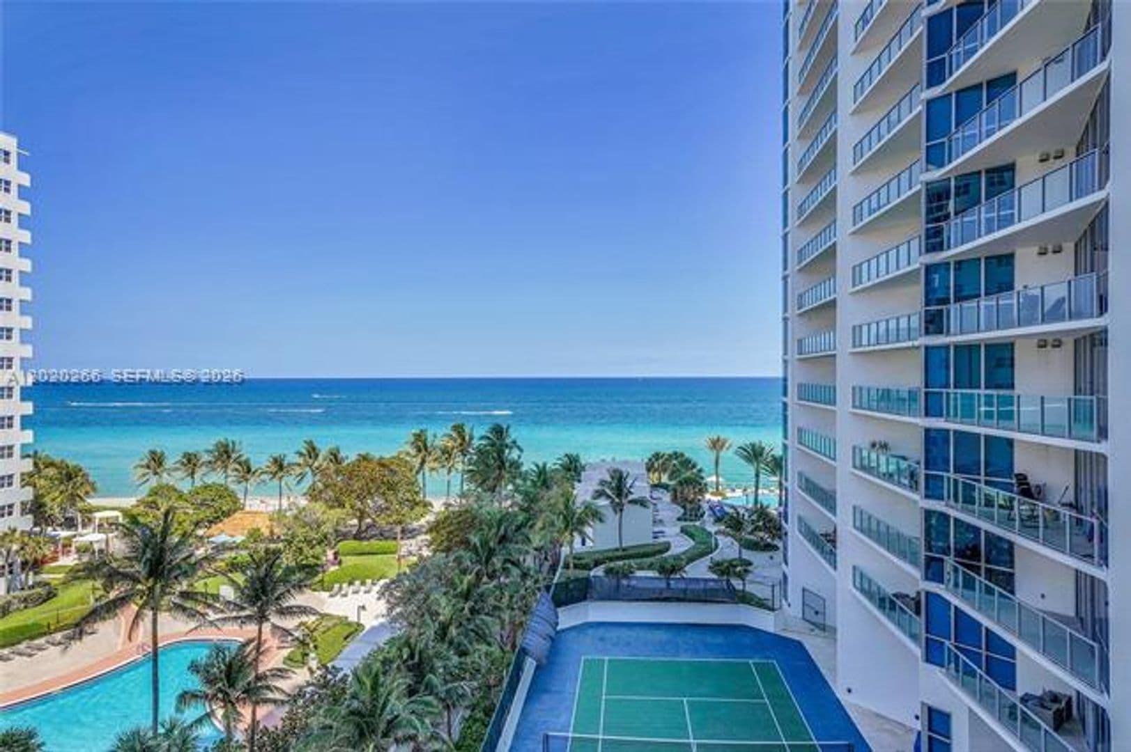 Hollywood Condo: 3101 S Ocean Dr cu-701