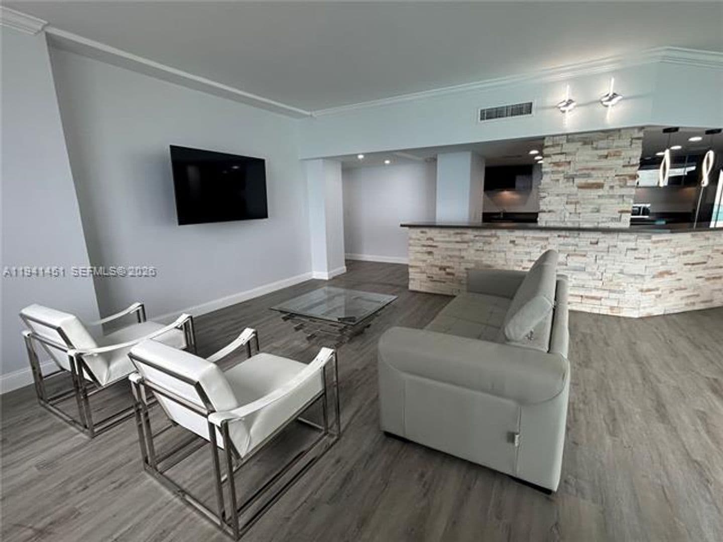 Hollywood Condo: 4001 S Ocean Dr cu-PH11