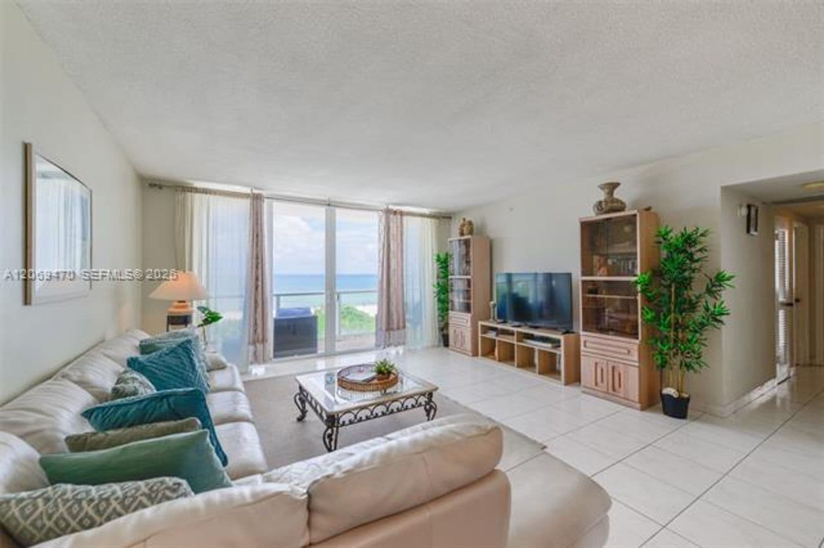 Miami Beach Condo: 5601 Collins Ave cu-512