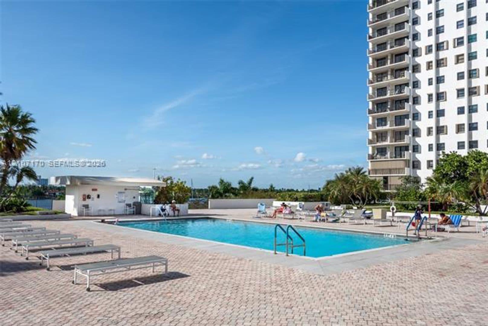 Hollywood Condo: 1201 S Ocean Dr cu-908S